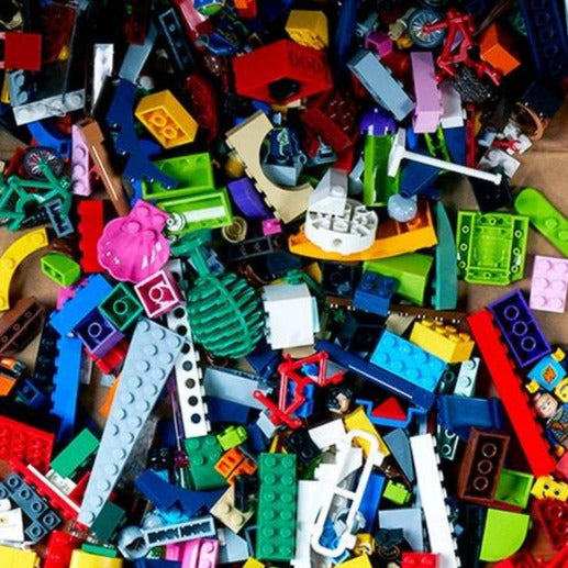 1,000 Assorted Lego Pieces